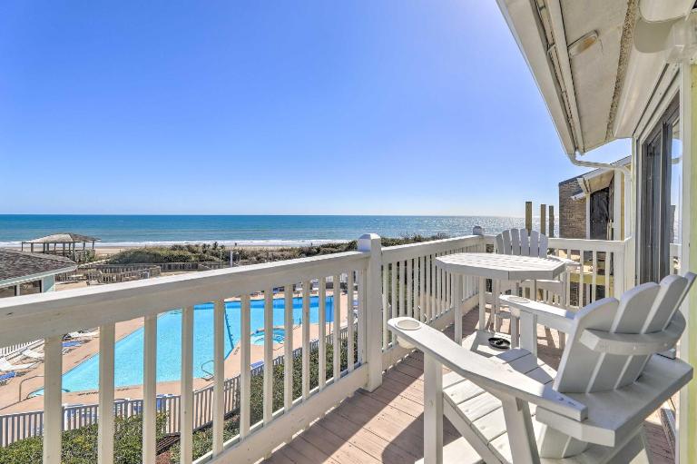 Coastal Condo w/ Indoor & Outdoor Pool Access - B&B Emerald Isle