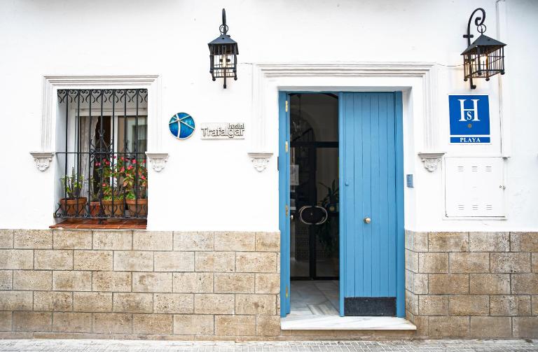 Hostal Trafalgar - B&B Barbate