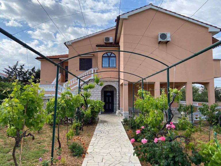 Mira - B&B Barbat