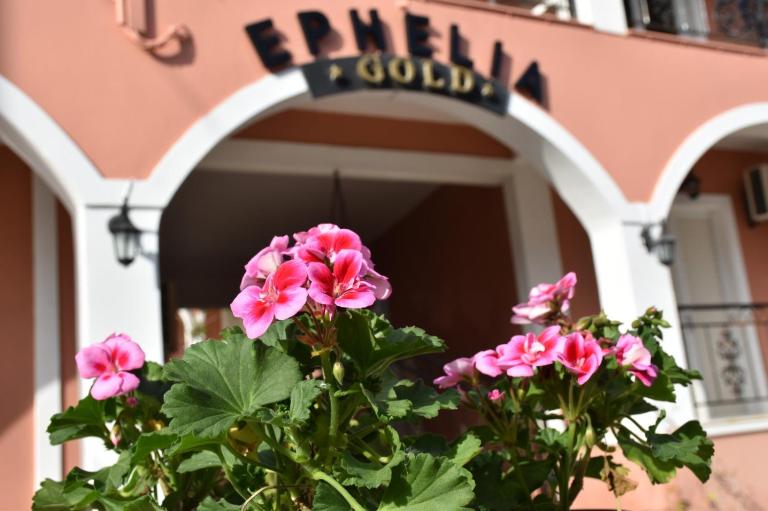 Ephelia gold - Ferienwohnung Laganás