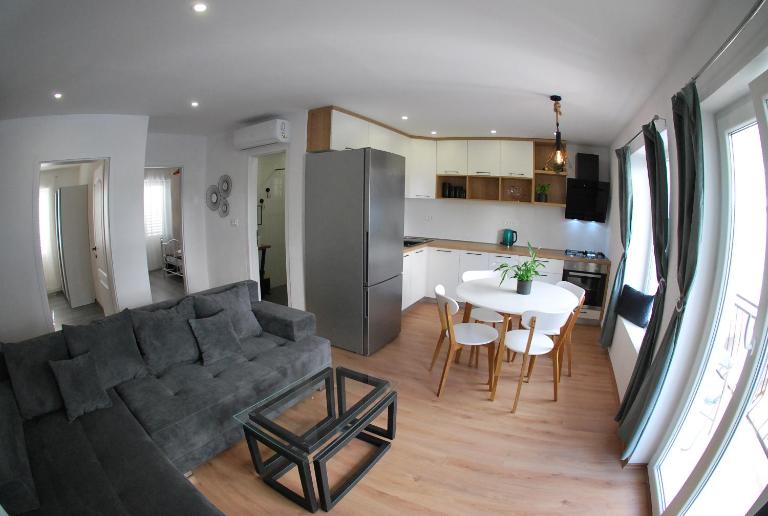 Apartman “Tica” - B&B Baška Voda