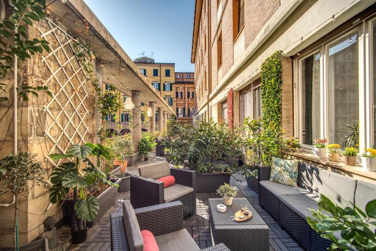 AwesHomeItaly - Hanging Gardens - B&B Pisa