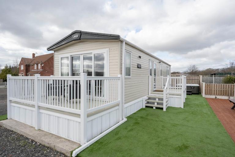 Hallcroft Fishery And Holiday Park - B&B East Retford