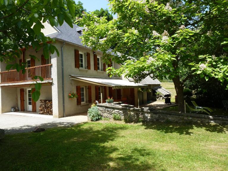 Le Carot : gîte de montagne indépendant et calme - B&B Campan