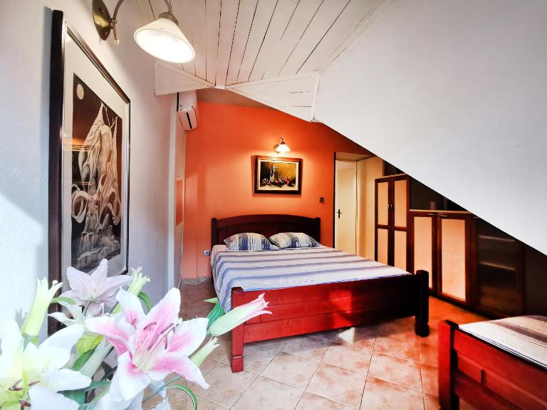 OLD TOWN 303 - B&B Cattaro