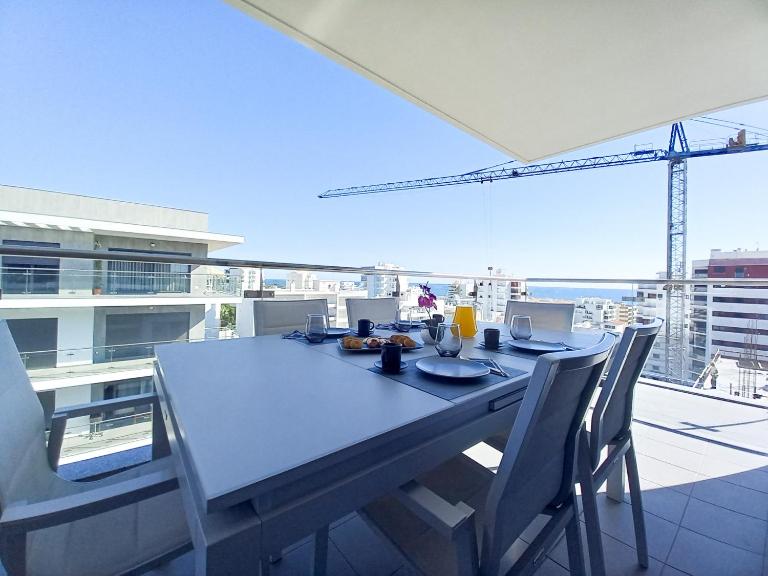 T3 Alto Forte -Vista Mar,Ar Condicionado,Garagem - Bed and Breakfast Quarteira