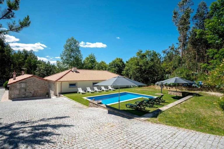 Casa do Pioledo (Camélias de Basto) - B&B Lamelas