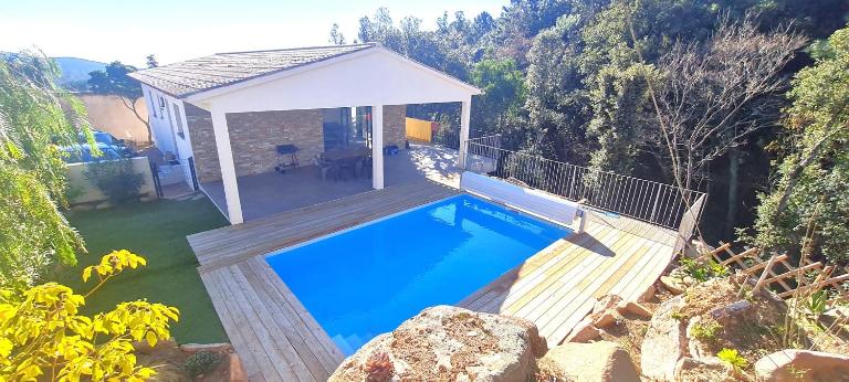 Villa Leku Lucia 8 pers piscine chauffée 15 min plage en voiture - Chambres d'hôtes Sainte-Lucie de Porto-Vecchio