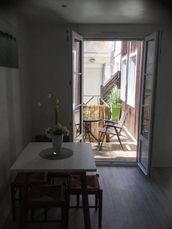 Studio terrasse vieux port-centre historique - B&B La Rochelle