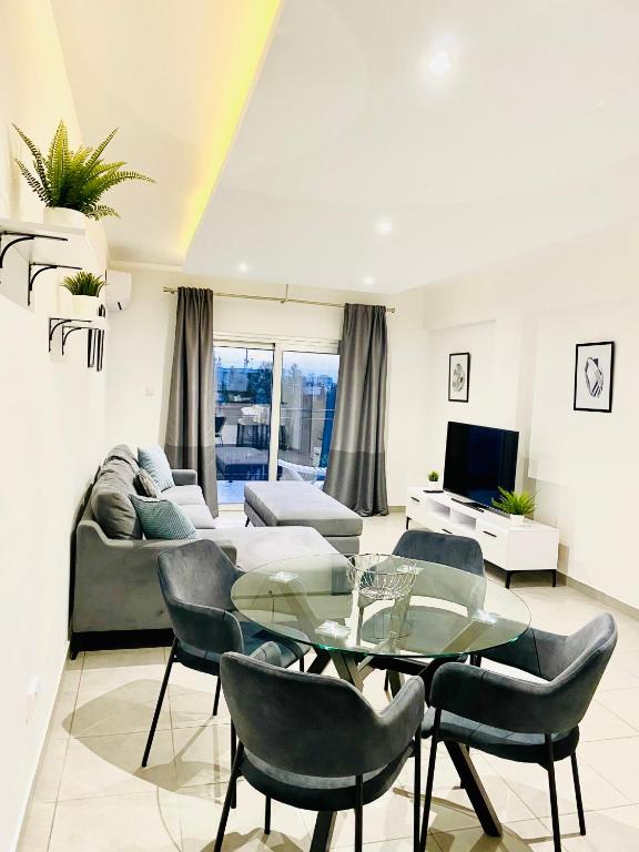 Lina 703 - B&B Larnaca