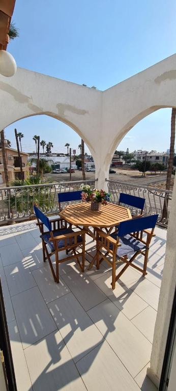 Lovely 1betroom apartment near the beach - Bed and Breakfast Pýla