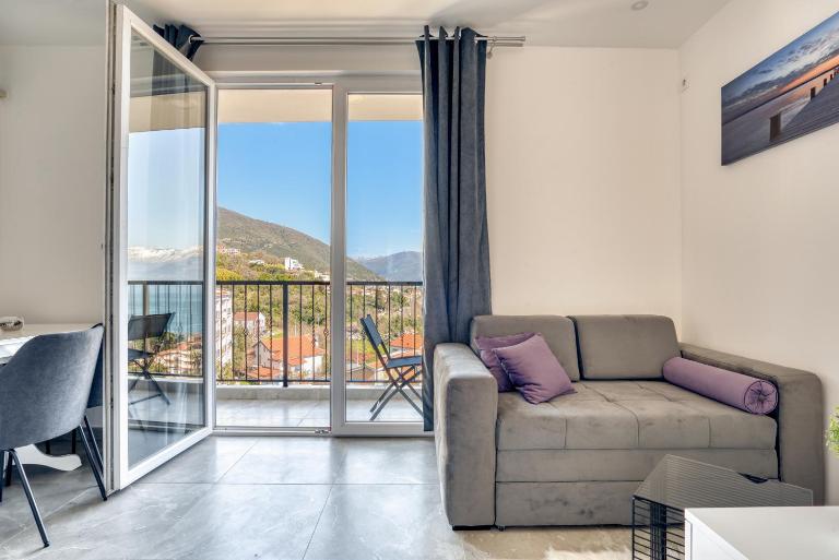 Apartment La Perla - B&B Ðenovići