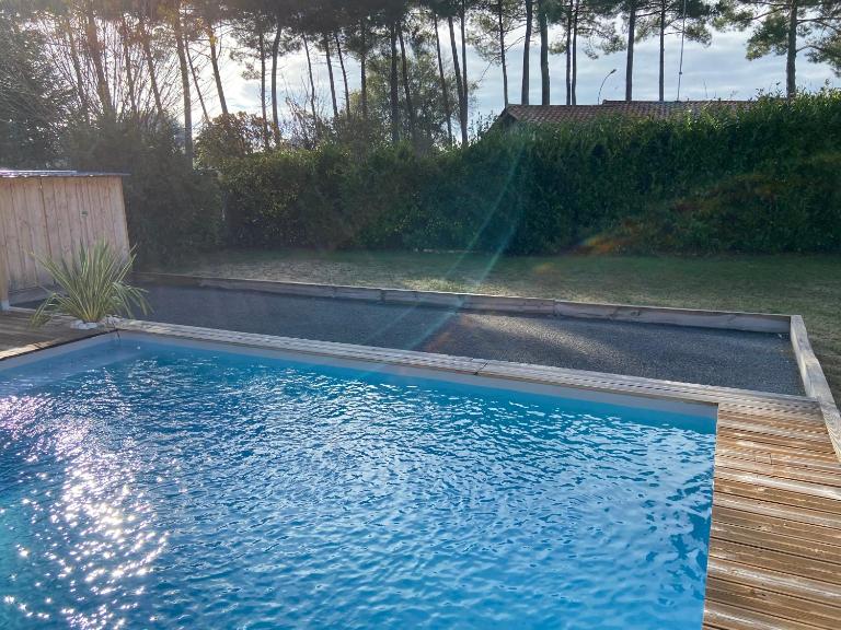 Maison avec sa grande terrasse ensoleillée - B&B Gujan-Mestras