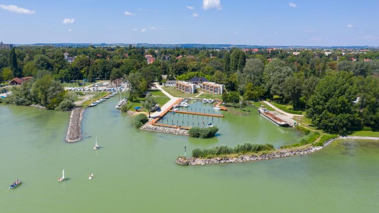 Akvárium Apartmanházak - Bed and Breakfast Keszthely