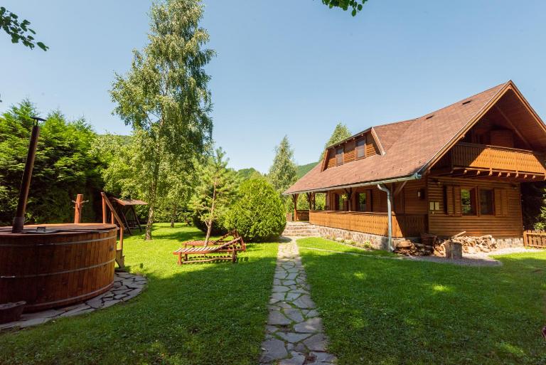 Case la cheie Várlak - B&B Sub Cetate