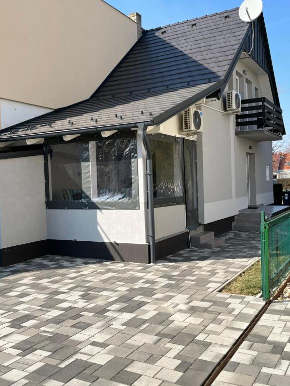 Komo Apartment - B&B Bük