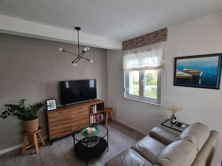 Explore the Croatian Coast and Relax in Modern Comfort - B&B Kutleše