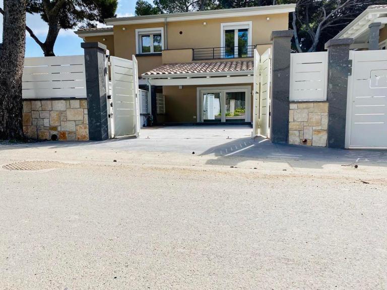 Nuova Residenza dei 7 Pini a pochi passi dal mare - B&B Porto Pino