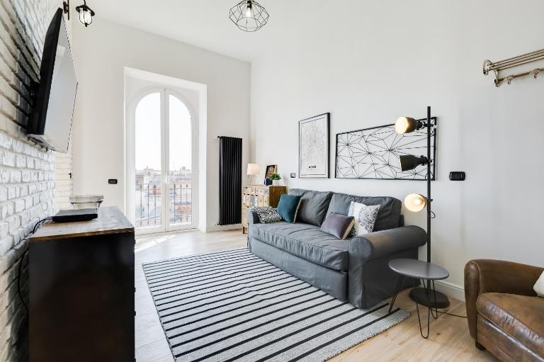BMGA l Glam Industrial 3-Bed Apartment in Termini - B&B Roma