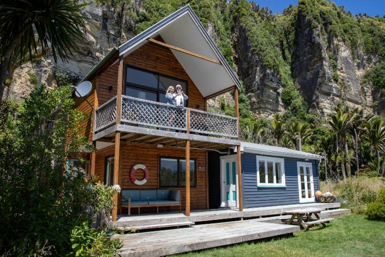 Seascapes - B&B Punakaiki