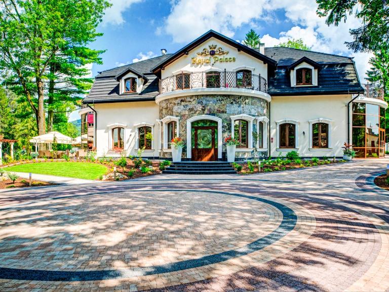 ROYAL PALACE Centrum Bankietowe - B&B Sanok