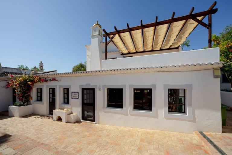 Einzigartige Landhaus-Villa mit Pool, Sauna, Bar und BBQ - Ferienwohnung Boliqueime