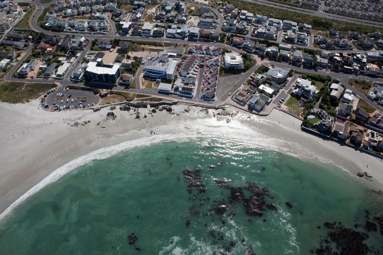 Small Bay Guest House - Bed and Breakfast Bloubergstrand