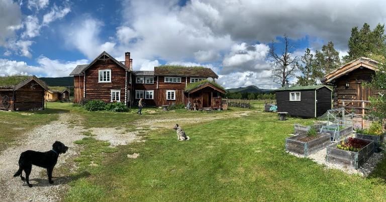 Kvebergsøya Gard - B&B Grimsbu