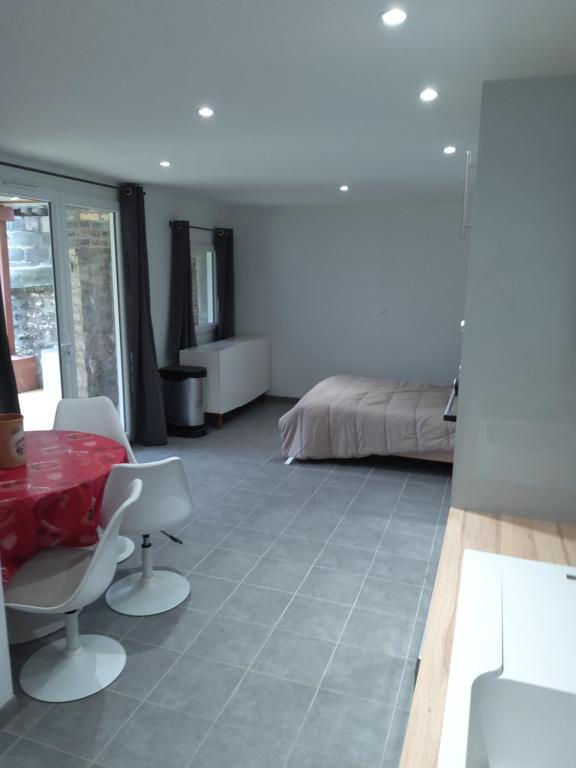 Meublé avec cour - B&B Sotteville-lès-Rouen