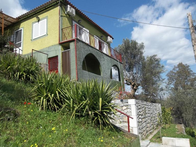 Sminos Farm House E4 path, Γυθειο - B&B Monachí Sykiá