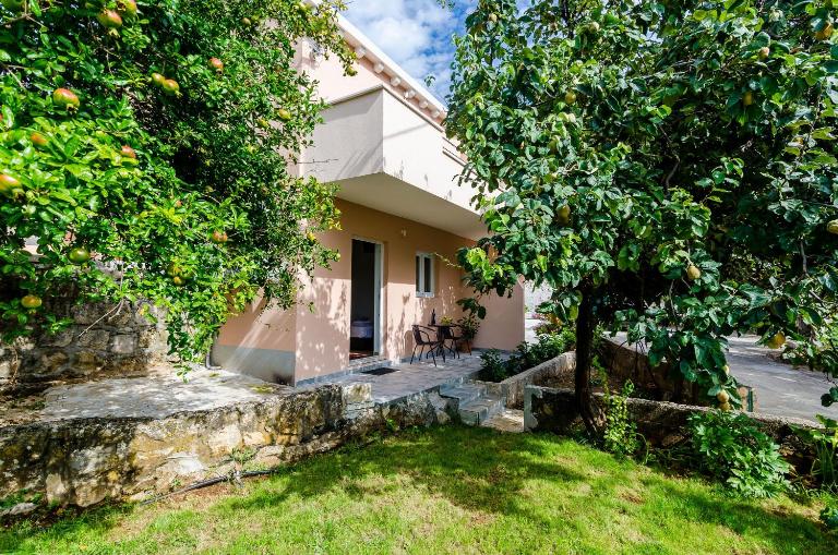 Apartments Dubrovnik Airport - Chambres d'hôtes Čilipi