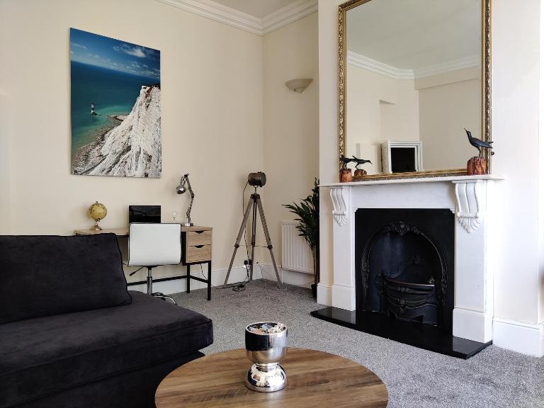 6 Queens Gardens - B&B Eastbourne