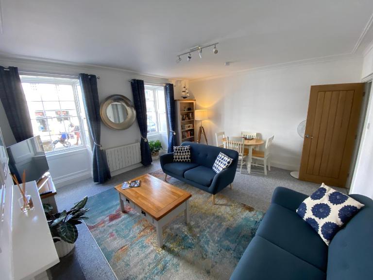 Central Falmouth with parking & courtyard - B&B Falmouth