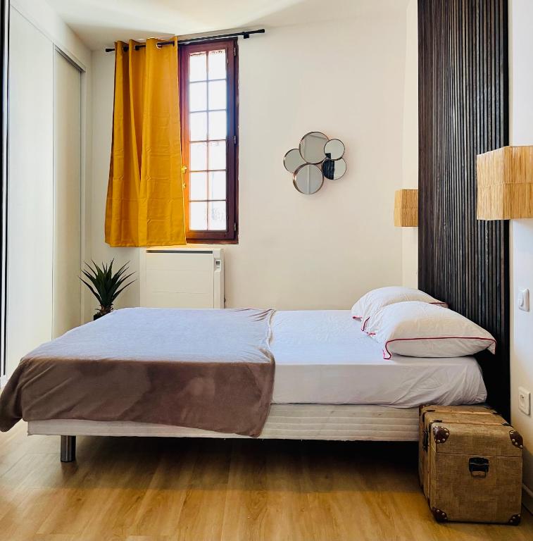 CHEZ FIFI - studio 28m2 - hyper centre - wifi - B&B Cassis