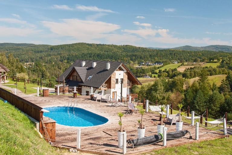 Chata w Bieszczadzie SPA apartamenty i domki z basenem Bieszczady - B&B Polańczyk