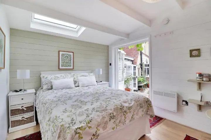 Garden Studio - B&B Cranbrook