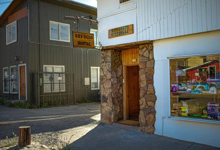 Roble Austral Hostal - B&B Coyhaique