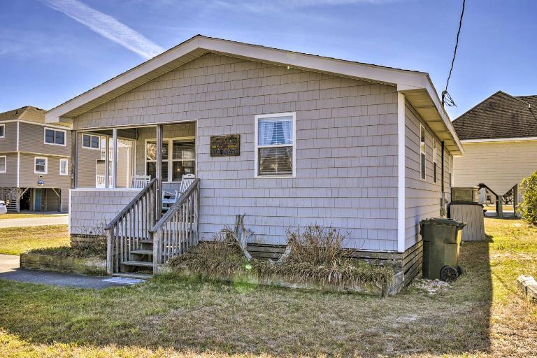 Nags Head Cottage: Screened Porch, Walk to Beach! - B&B Nags Head