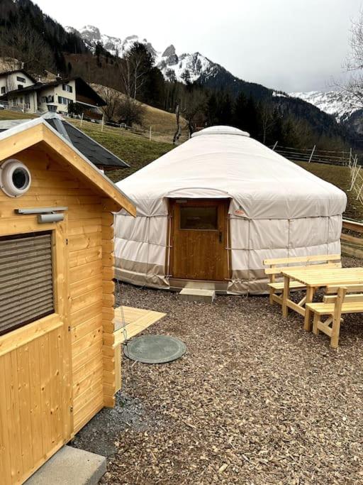 Jurte beim Lama- & Alpakahof Triesenberg - B&B Triesenberg