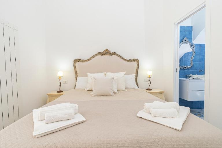 NapulitanDream Duomo - Ferienwohnung Neapel
