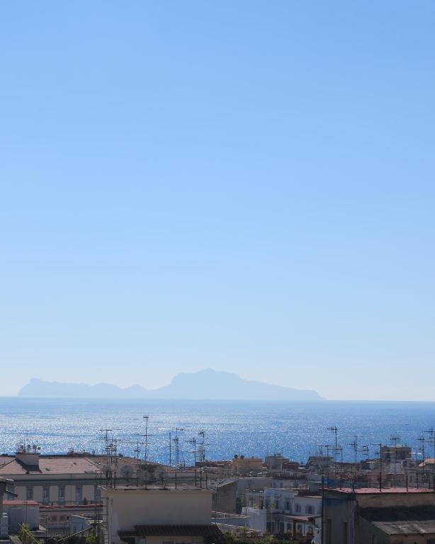Bonbonniere in Chiaia district - B&B Napoli