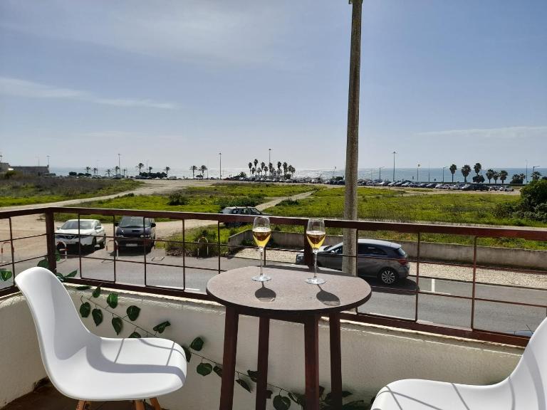Carcavelos Surf Beach House - B&B Carcavelos