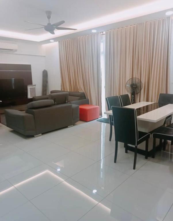 LA 16 HOMESTAY Putrajaya Dwiputra - Chambres d'hôtes Putrajaya
