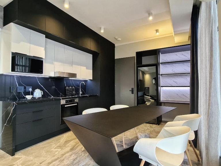 Luxurious Menlyn Maine 1 Bedroom on 12th Floor with Stunning Views & No Load Shedding - B&B Pretoria