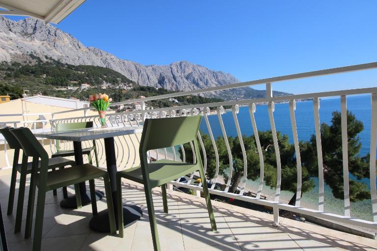 Beachfront Apartment Deluxe - B&B Podgora