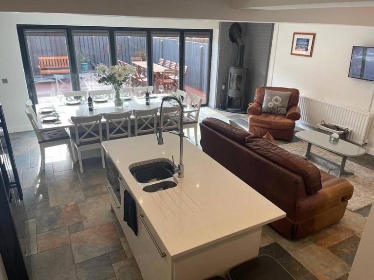 Luxury Portrush Holiday Homes - The Glynn, Portrush Sleeps 12 - 5 bedrooms - Chambres d'hôtes Portrush