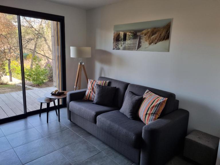 Rez-de-jardin avec vue sur la Sainte Victoire - Bed and Breakfast Rousset