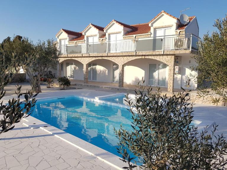 Studio apartmani Alex Doll - B&B Novalja