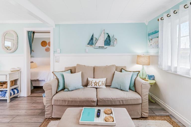 Sand & Sea Glass - B&B Long Beach