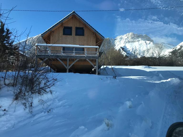 Chalet Gîte Magali de 2 à 12 pers - B&B Le Noyer
